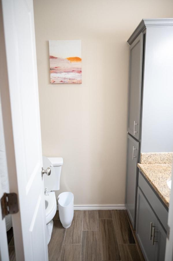 Apartamento Fabulous King Size Bed In A Gated Neighborhood! Edinburg Exterior foto